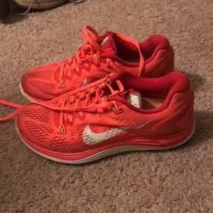 Nike women’s lunarlon shoes lightly used